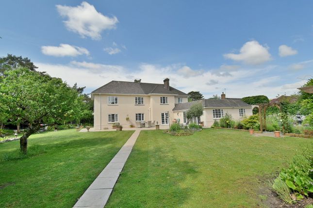 38, Lone Pine Drive, Ferndown photo 2