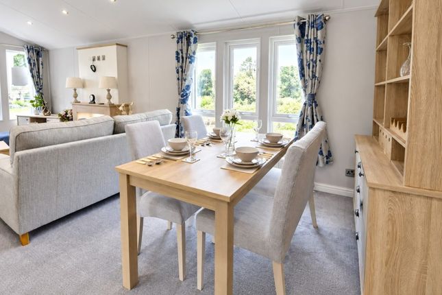 Broadland Sands Holiday Park, Corton photo 2