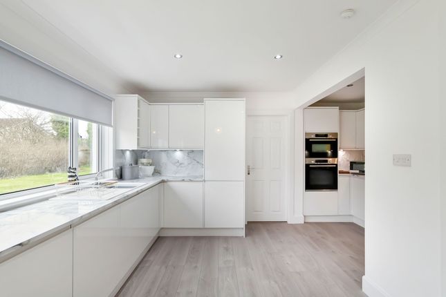15 Murieston Drive, Livingston photo 2