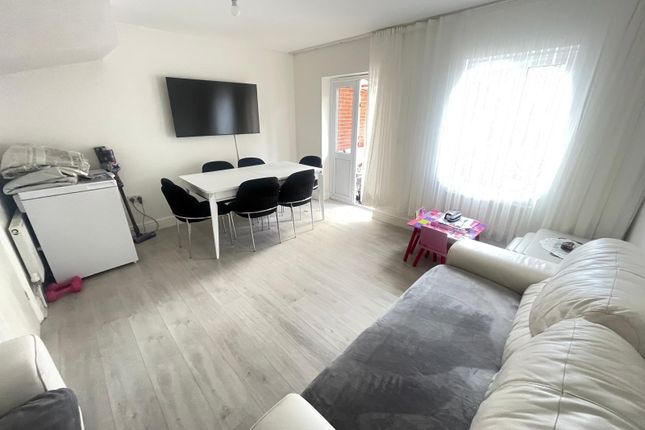 24, Starfield Close, Ipswich photo 3