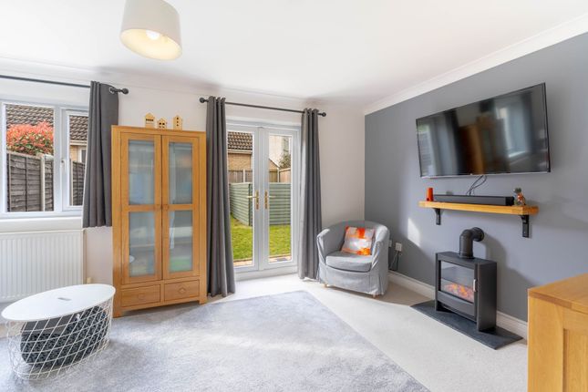 2 Elizabeth Way, Ely photo 2