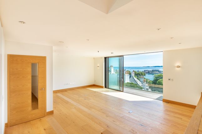 Flat for sale in Mont Havelet Court, St. Peter Port, Guernsey