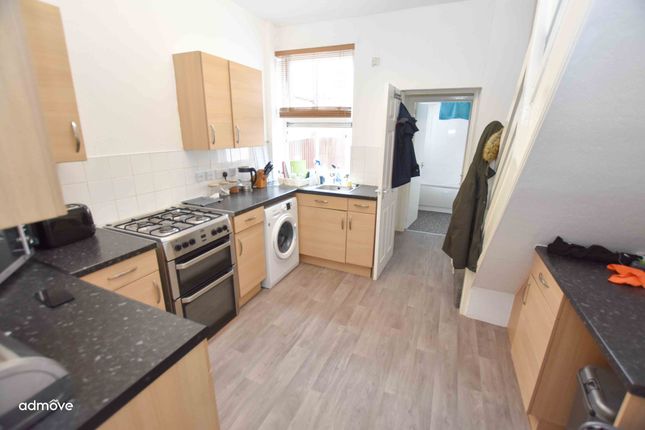 15 Hyde Grove, Sale photo 4