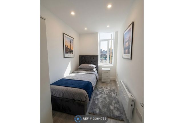 Flat, Amhurst Road, London photo 4