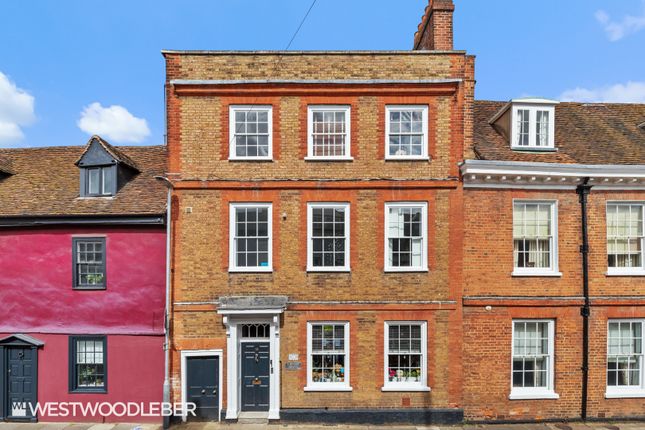 Town house to rent in West Street, Hertford