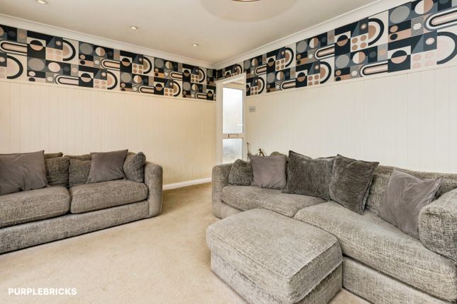 23, Rowlands Road, Horsham photo 4