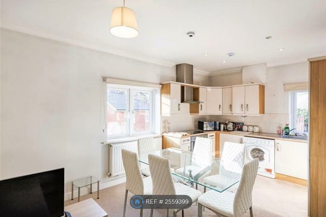 Flat, Doubleday House Buttercross Lane, Epping photo 4