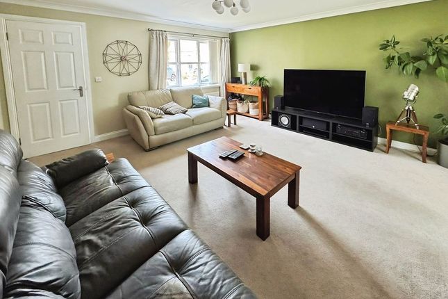 10, Primrose Gardens, Blaydon-On-Tyne photo 3