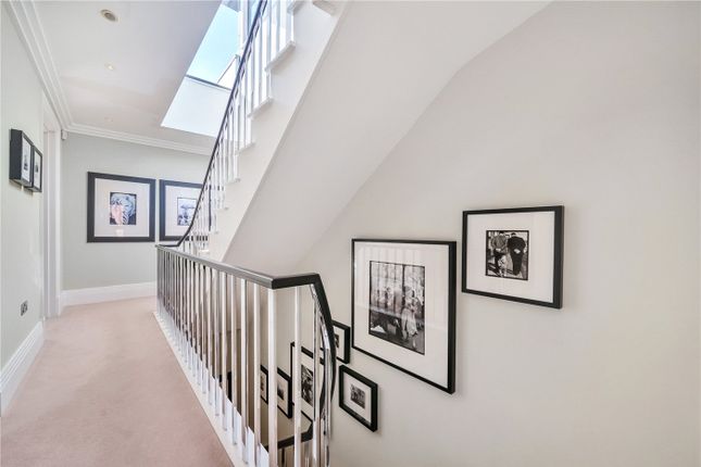 Town house for sale in Atkinson Close, London