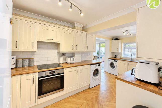 2a Golding Crescent, Stanford-Le-Hope photo 5