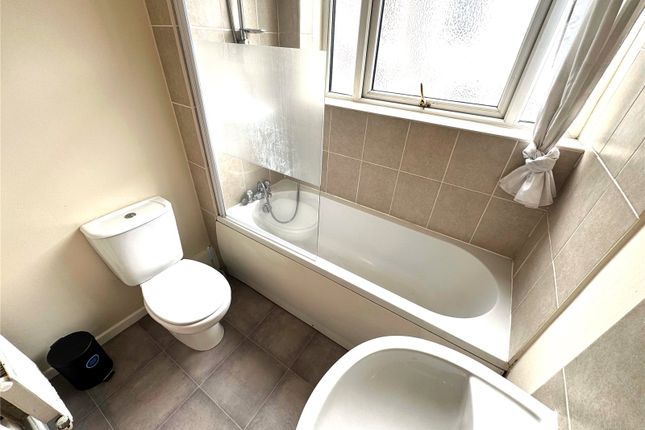 Room C, 21, Albert Street, West Yorkshire photo 5