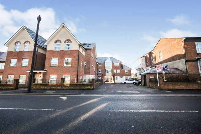 Flat to rent in Hockliffe Road, Leighton Buzzard