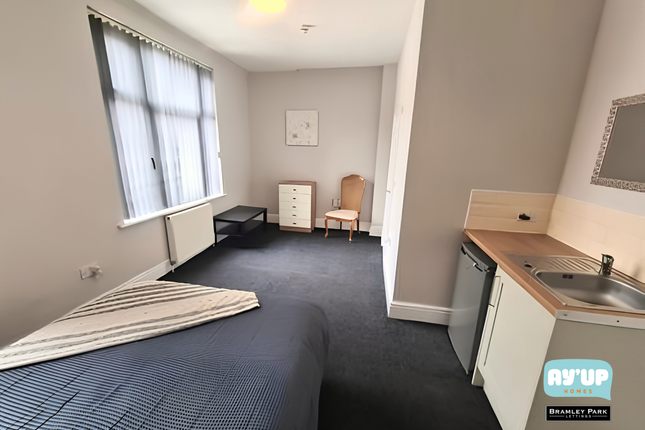 Room 5, 12 St Vincent Avenue, Doncaster photo 2