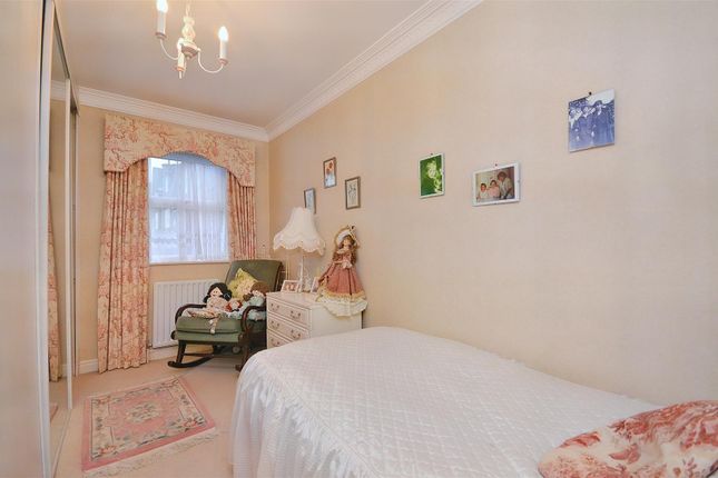 Flat for sale in Granville Road, Eastbourne