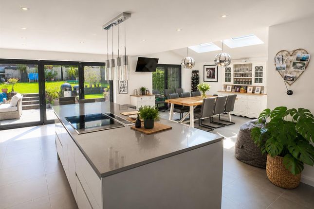 3A, Broomhill, Farnham photo 3