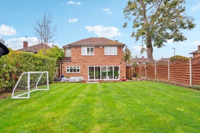 45, Cedar Drive, Hatch End photo 3