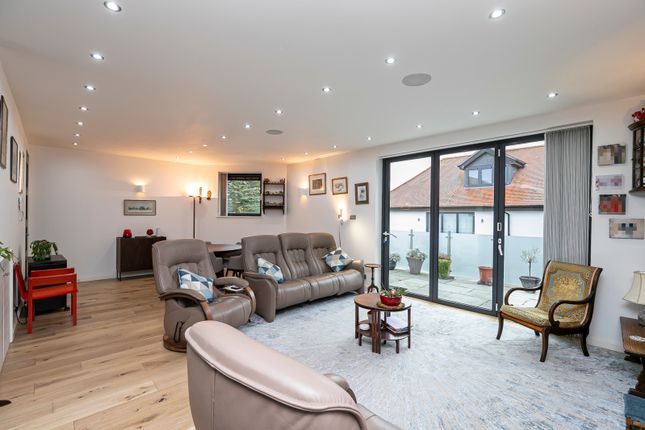 Thumbnail Flat for sale in Eden Avenue, Chigwell, Essex