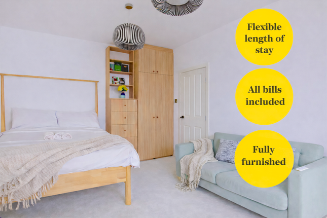 Studio flat on Flat 357, Russell Court, London, £2,000/mo