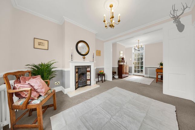 8 Bellevue Place, London photo 2