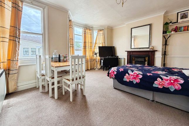 81B,, Otterfield Road, West Drayton photo 2