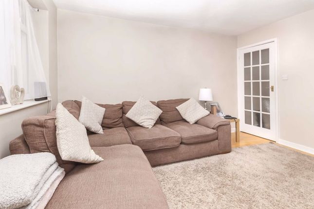 Thumbnail Flat for sale in Studley Grange Road, London