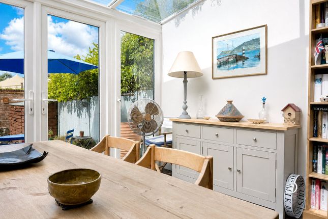 7, Pengilly Road, Farnham photo 4
