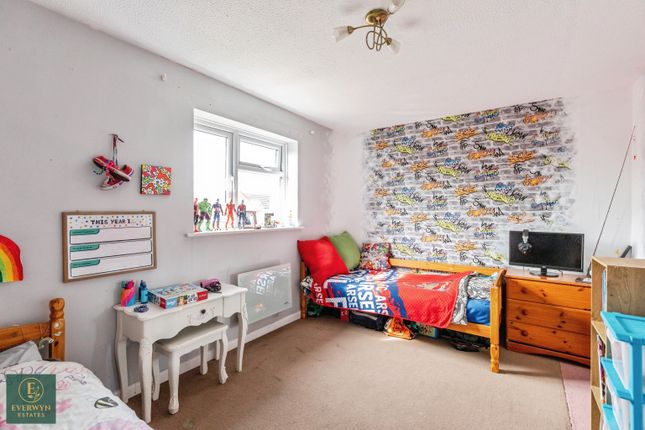 28, Kings Court, Desborough photo 2