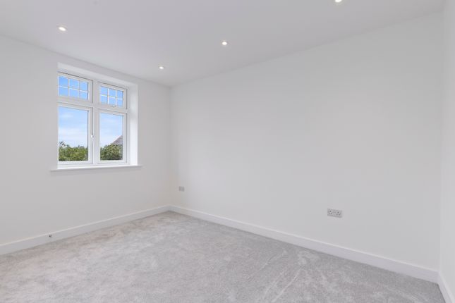 Flat to rent in Shoppenhangers Road, Maidenhead