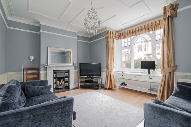 118, Wakehurst Road, London photo 3