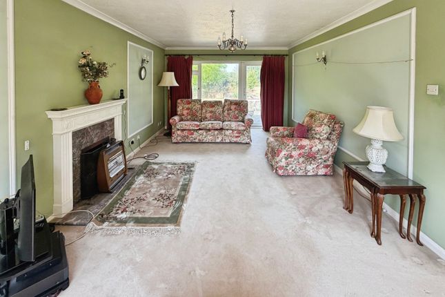 2 The Spinney, Church Road, CHELMSFORD photo 3