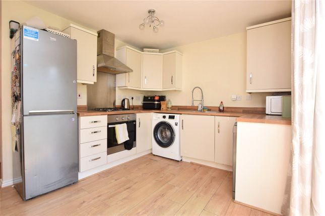 9, Woodlands Way, Leeds photo 3