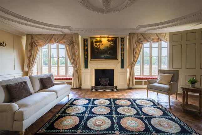 The White House, Campbell Road, Hampton Court Green photo 4