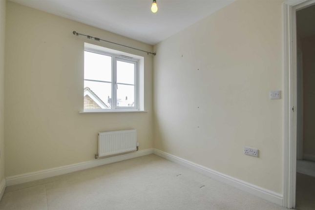 Flat to rent in Harlow Crescent, Oxley Park, Milton Keynes