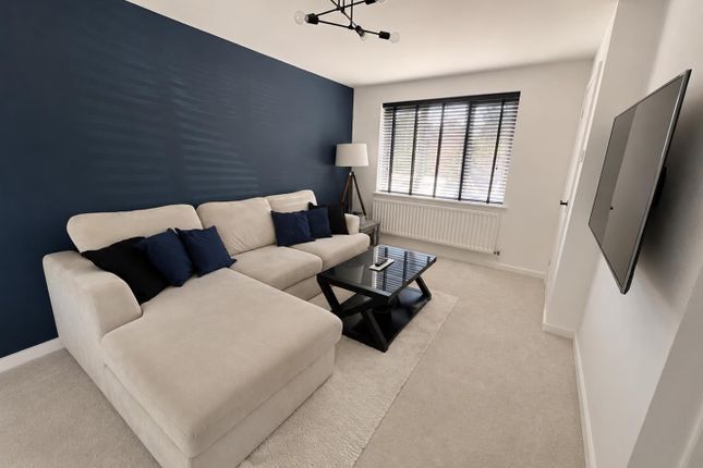 2, Tydeman Road, Portishead photo 3