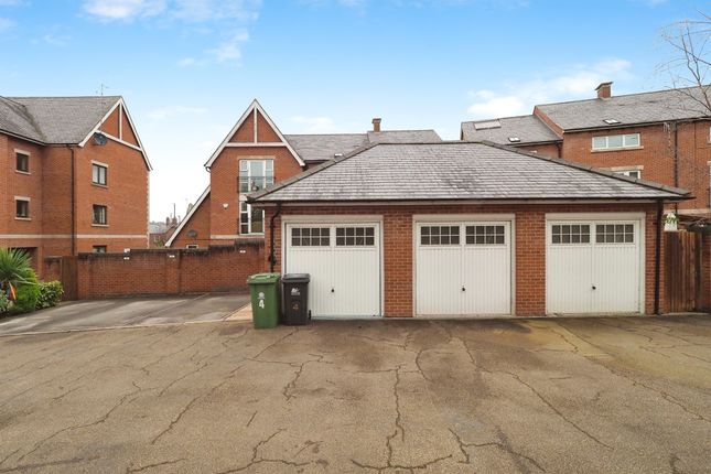 Town house for sale in Leighton Way, Belper
