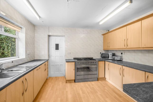 28, Wigton Lane, Leeds photo 4