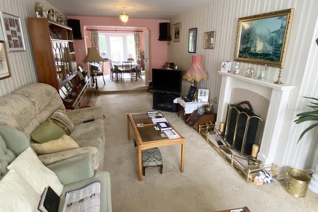 32, Southbourne Drive, Bourne End photo 4