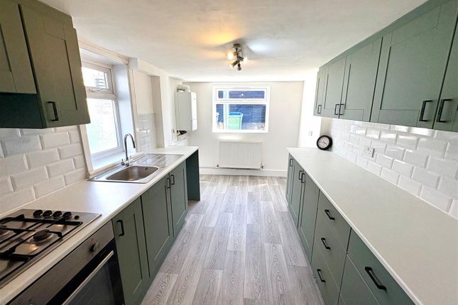 6, Gladstone Terrace., Littlehampton photo 2