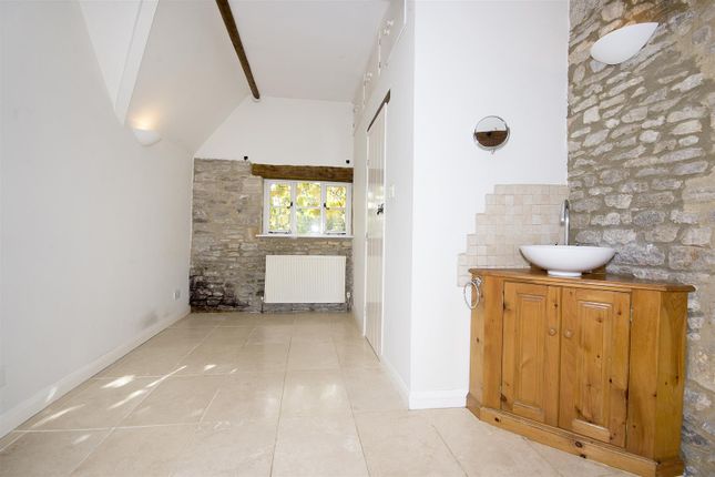 The Old Cottage, Church Road, North Leigh photo 3
