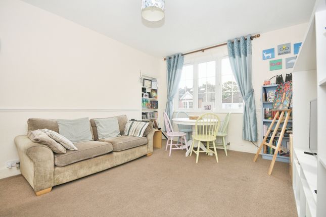 Thumbnail Flat for sale in The Avenue, Bromley