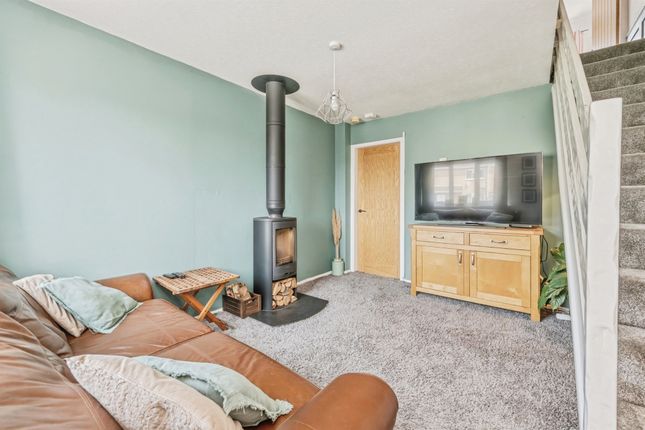 4, Brownhill Road, Batley photo 4