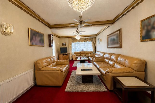 10, Thorncliffe Road, Southall photo 2
