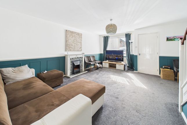 10 Ashcourt Gardens, Sutton-In-Ashfield photo 3