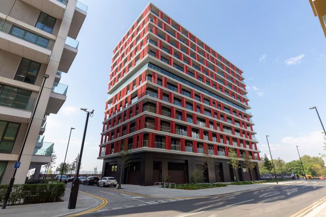 Flat to rent in James Cook Building, 4 Bonnet Street, Royal Wharf, London