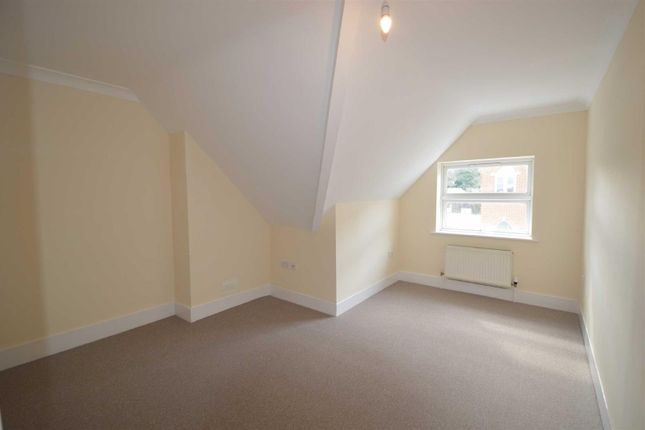 Flat 2 Sussex House, The Broadway, Crowborough photo 4