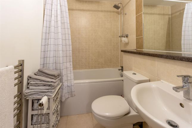 Flat 114 Ocean Crescent, 26, The Crescent, Plymouth photo 5