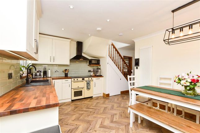 Kitchen/Breakfast Area
