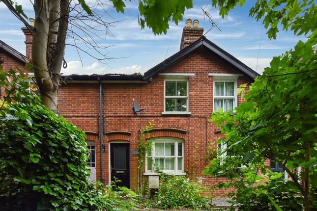 Thumbnail Terraced house to rent in Oxford Road, Marlow, Buckinghamshire