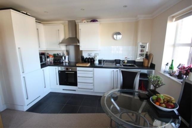 Tudor Court, Woking photo 3