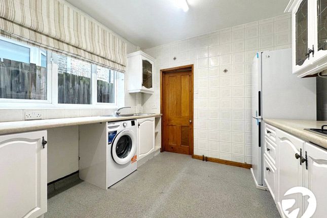 16, Chancelot Road, London photo 4